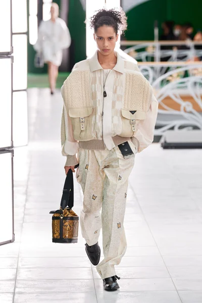 Look 26